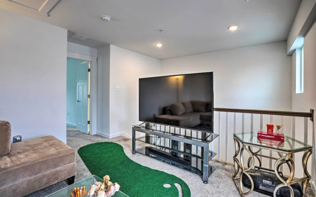 Modern Townhome 4 Mi to Downtown Frederick!