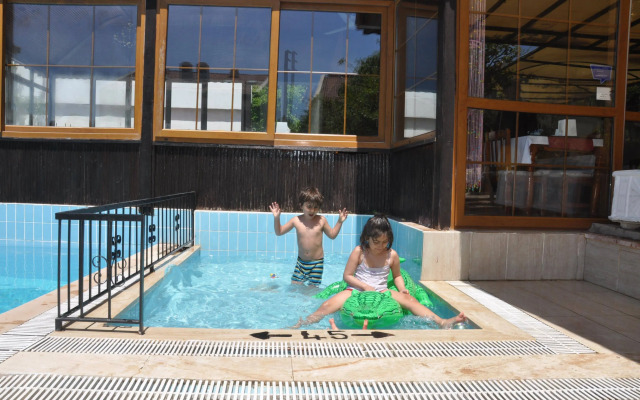 Mese Hotel & Apartments