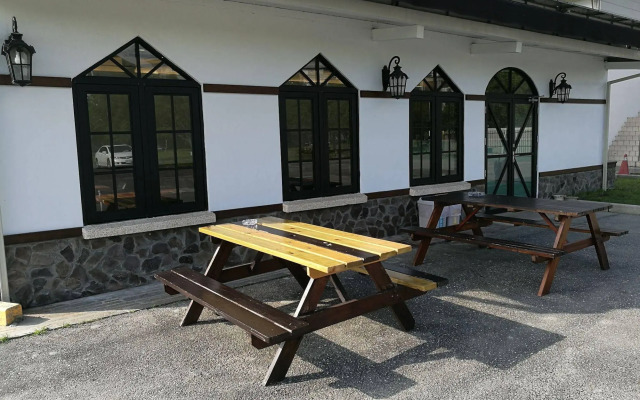 Oak Garden