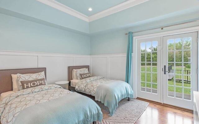 Modern Hamptons Villa