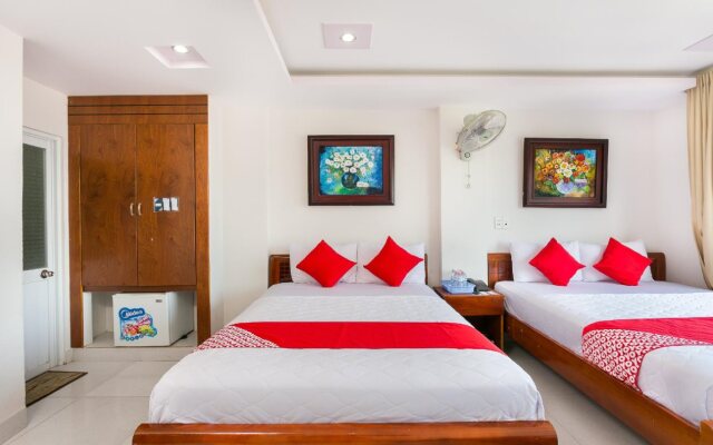 Aris Hotel