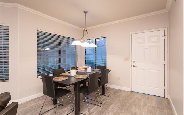 Home Suite Home 3 BR by Casago