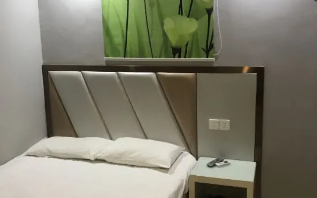 Shanghai Wangyue Hotel (Fangdian Road Subway Station)