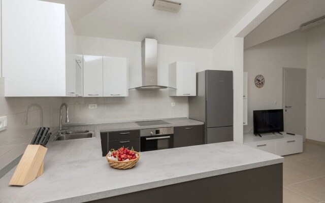 Apartments Mladen