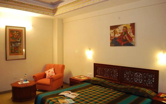 Hotel H R Palace