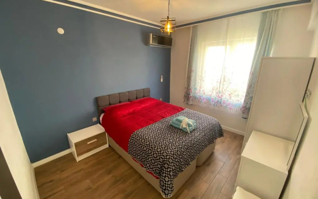 Antalya Sunsets, Seaview, Next to Old Town, 3 BR, Elevator