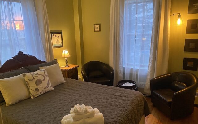 Au Manoir de la rue Merry