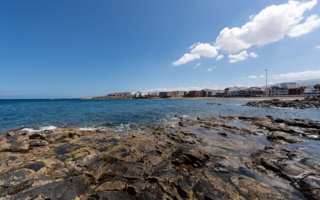 Salinetas Al Lado Del Mar