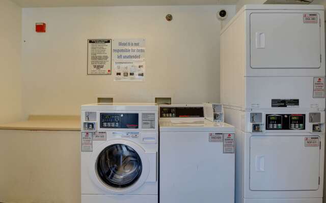 Motel 6 Windsor Locks, CT - Hartford