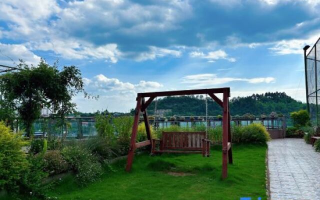 Xana Lite Hotelle (Zizhong Shanghehui)