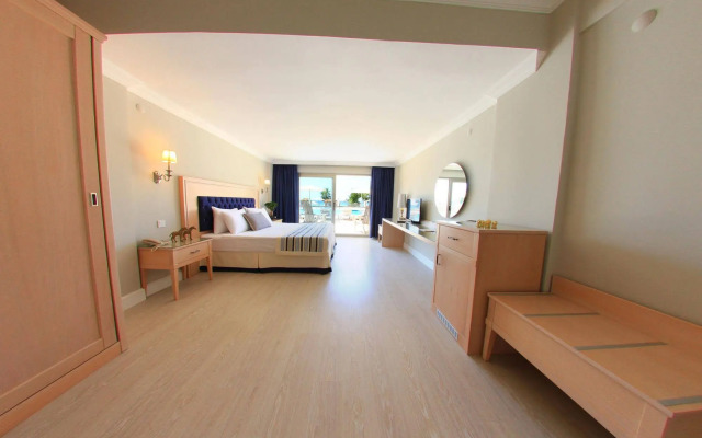 Palm Bay Beach Hotel