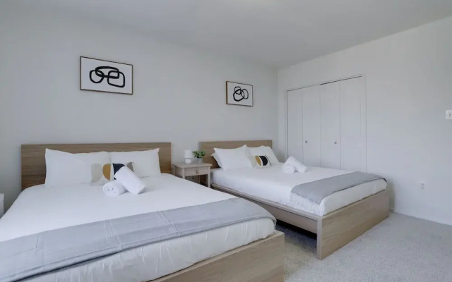 Stylish & Spacious 2BR in Crystal City