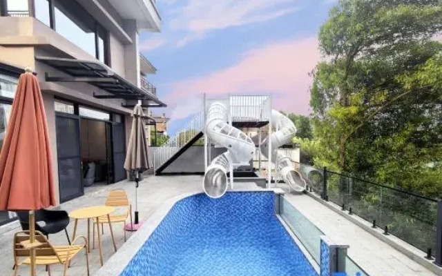 Fogangle Valley Phoenix Hot Spring Slide Pool Villa