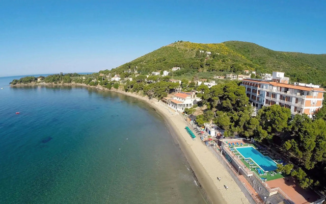 Hotel Punta Licosa