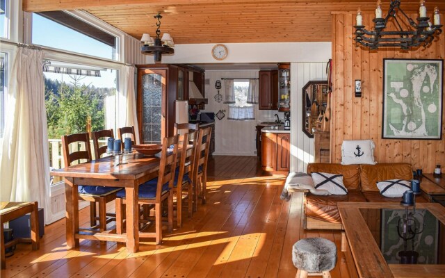 Stunning Home in Drøbak With 3 Bedrooms and Wifi
