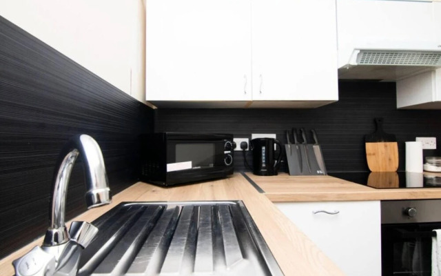 Summit Central - Quiet 2BR Flat, Wifi, Parking