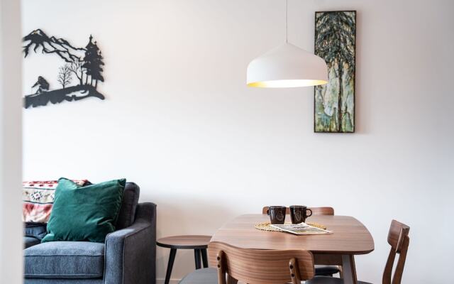 Wildflower Retreat-Revelstoke Vacations