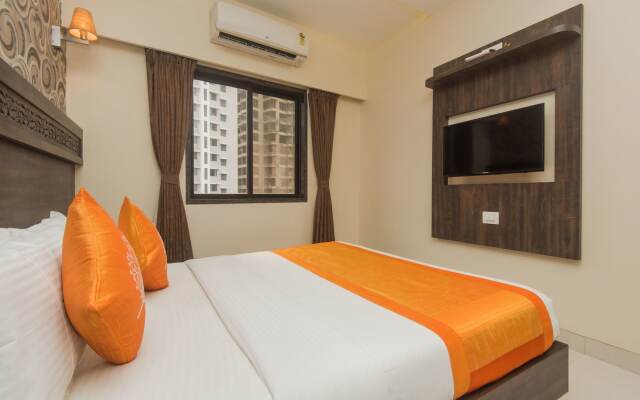 OYO 10650 Hotel Lotus Residency