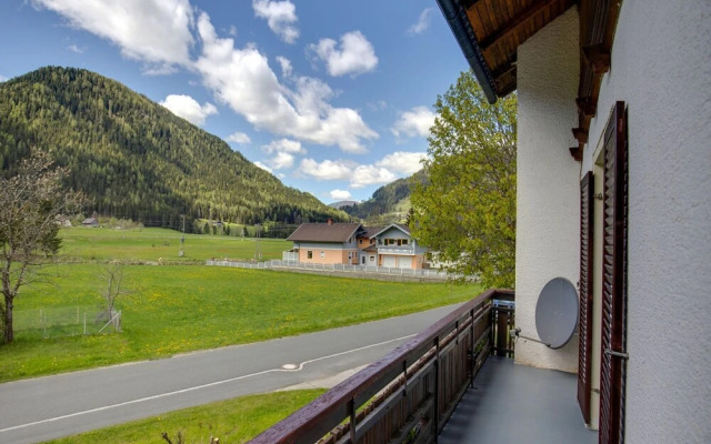 Spacious Apartment in Patergassen near Ski Area & Lake