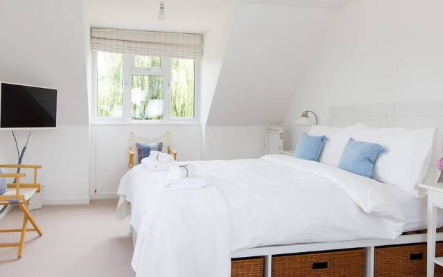 Secluded Rural Retreat Close to Beach - Sleeps 12