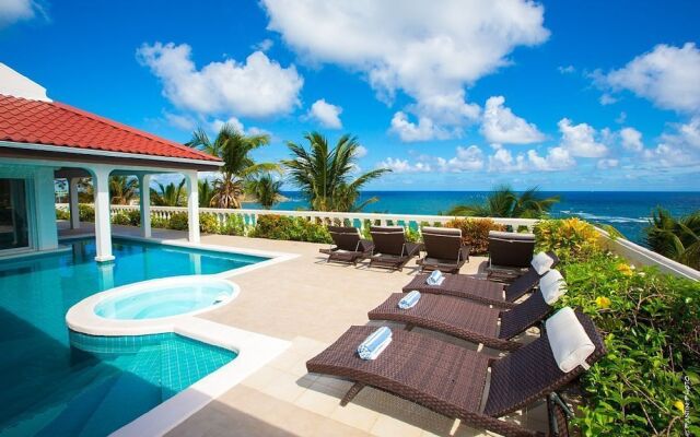 Beachfront Villa FantaSea