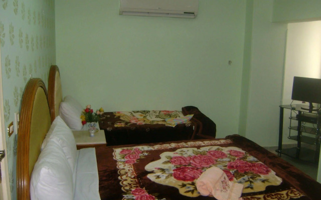 Isis Hostel 2