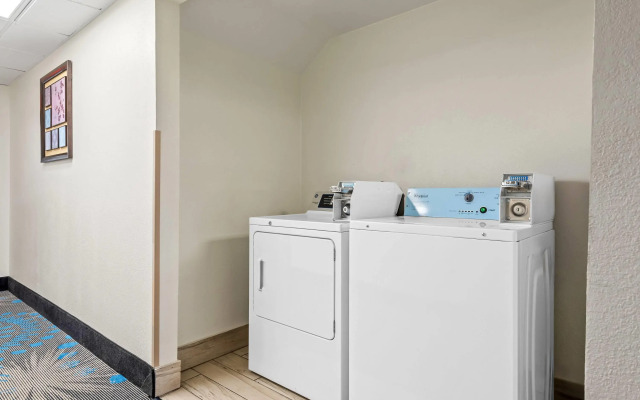 Days Inn by Wyndham Lancaster PA Dutch Country