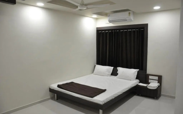 Shivdhara Hotel & Residence