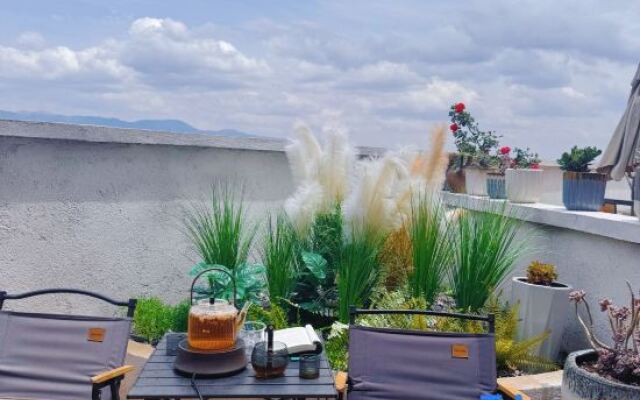 Caiyunxuan Theme Inn