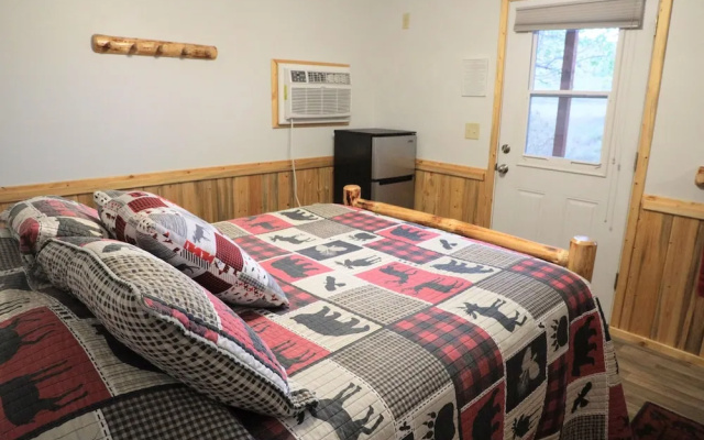 Eycat Lodging Company