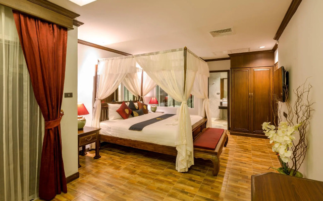 Tanawan Phuket Hotel