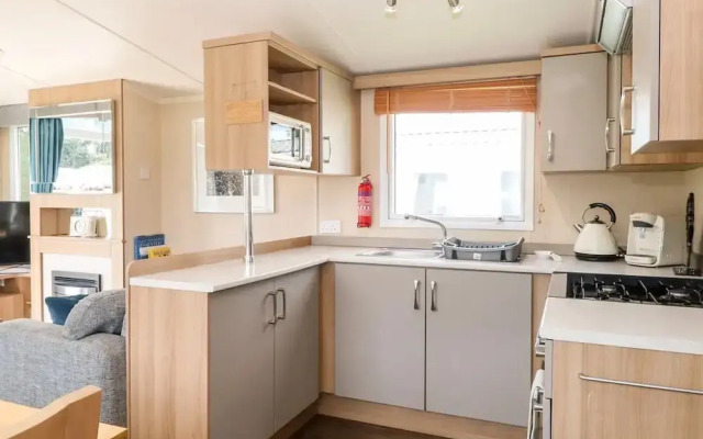 5 Berth 3 Bedroom Caravan Holiday Home in Fritton