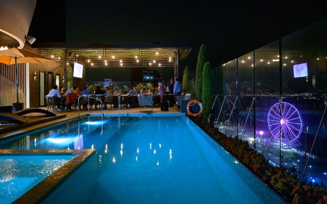 River Garden Hotel & Suites