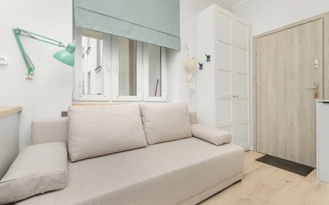Stylish Studio Seredyńskiego by Renters