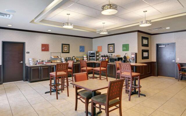 Comfort Inn & Suites Near Lake Lewisville