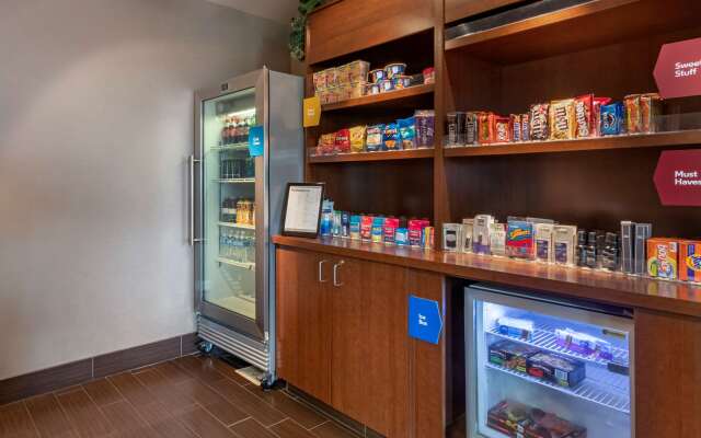 Comfort Suites Airport - University