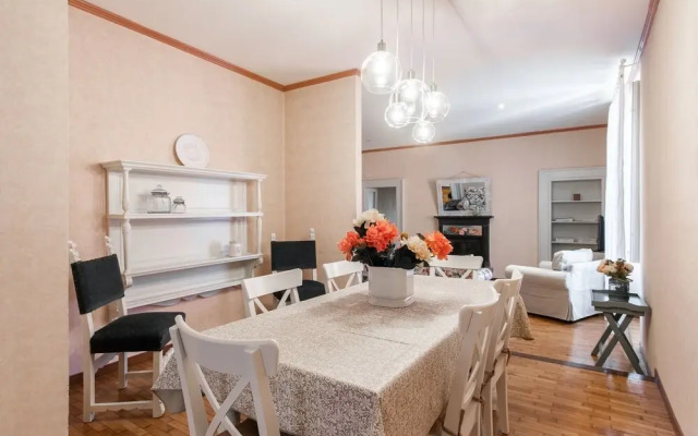 Elisabeth in Villa with Private Parking