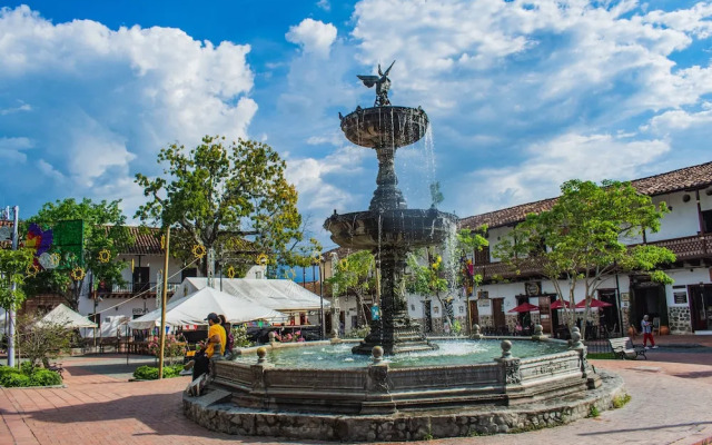 Hotel Caseron del Parque