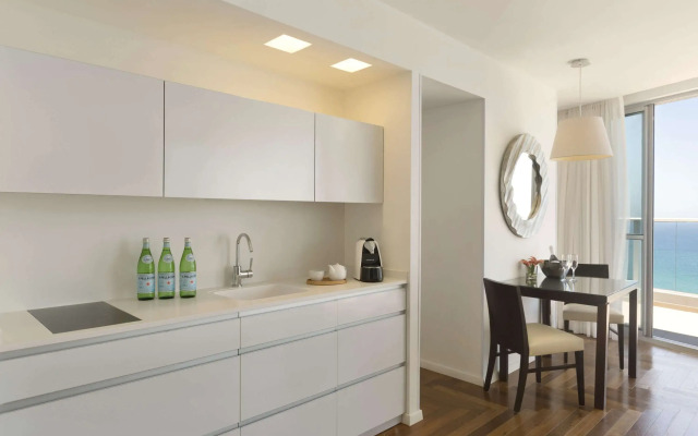 Ramada Hotel & Suites by Wyndham Netanya