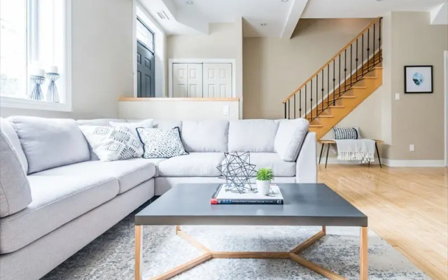 Bright 3BR in Church Yonge Corridor by Sonder