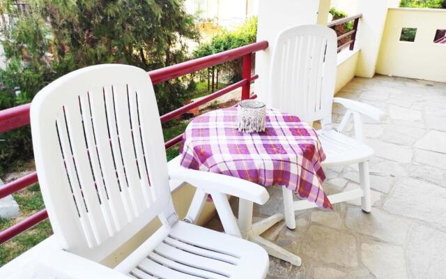 Sea View Maisonette in Chanioti, 40m from the Beach