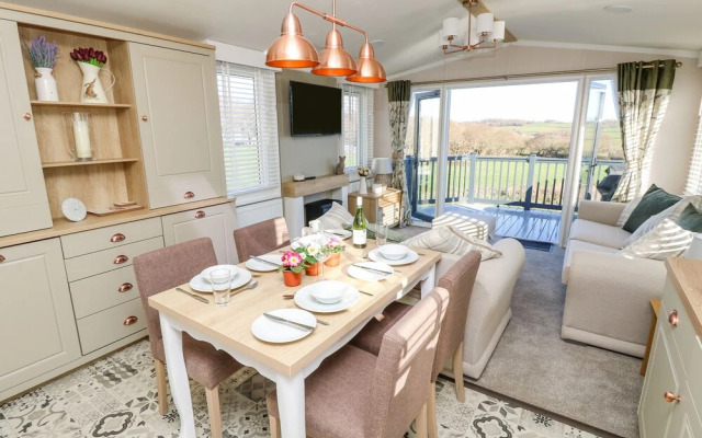 Vendee Lodge