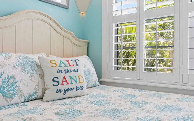 Outriggers 18- Happy Daze