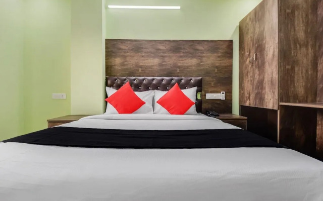 Collection O NH 7 Residency