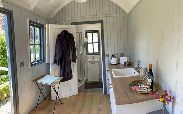 Lilac Hut Shepherds Hut