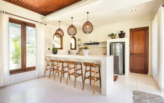 Canggu 400m Tobeach Escape 4br Designer Villa
