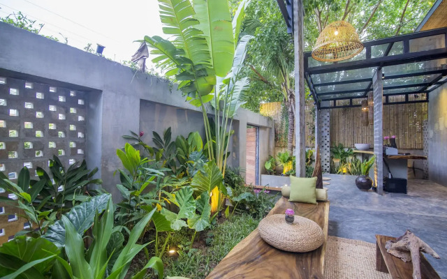 Sarina Hotel & Villa