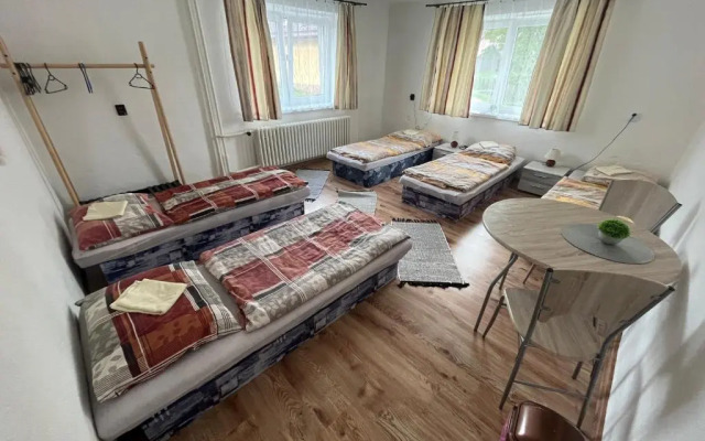 Turistická ubytovňa Pod Kráľovou hoľou