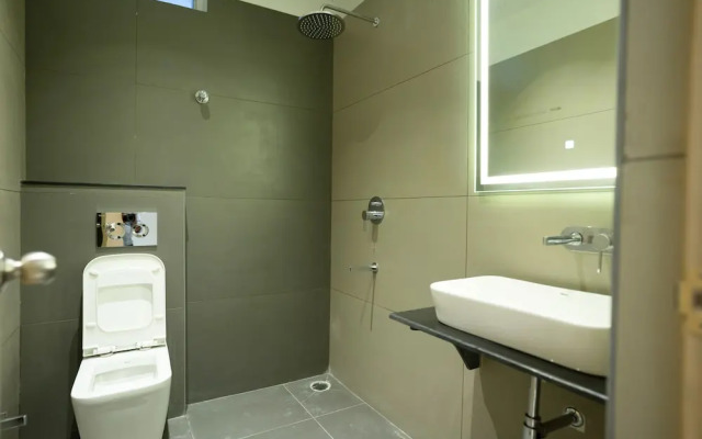 Hotel Kyzen HiTech City- Your Zenly Stay