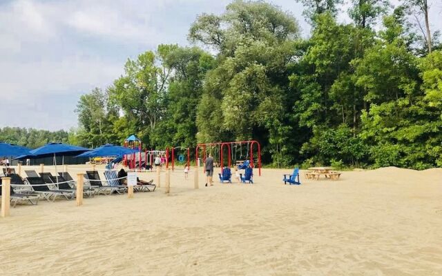 Friday Harbour Resort